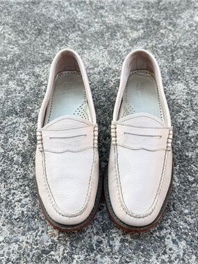 G.H. Bass Weejuns Cream Leather Penny Loafers Women’s size 8